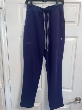 FIGS women’s Yola style scrub pants size large tall